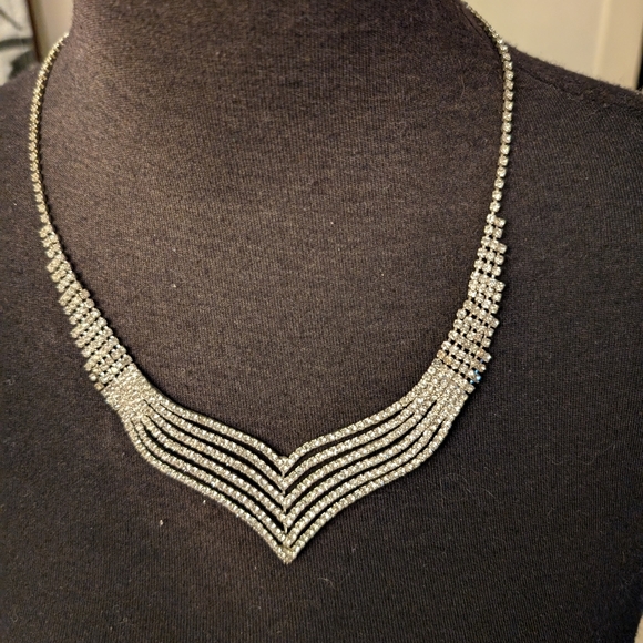 Vintage rhinestone bib necklace NWOT - Picture 4 of 4